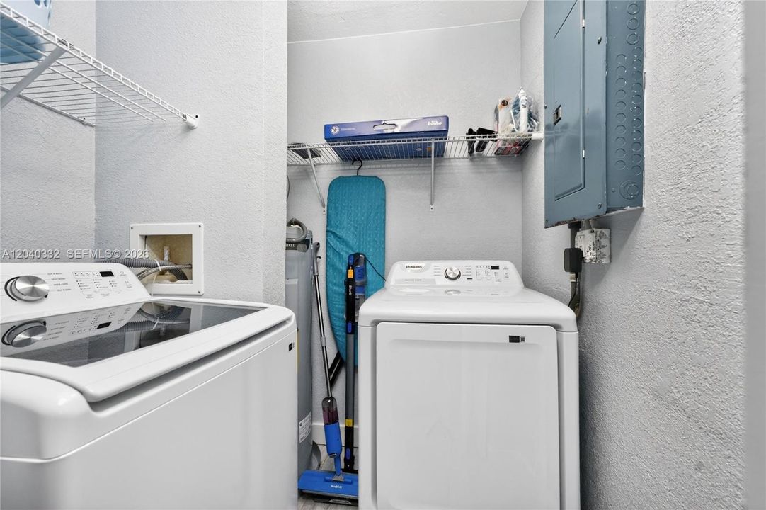 На продажу: $429,990 (3 спален, 2 ванн, 1485 Квадратных фут)