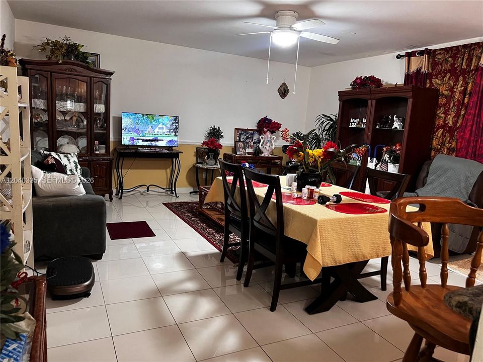На продажу: $280,500 (2 спален, 2 ванн, 1240 Квадратных фут)