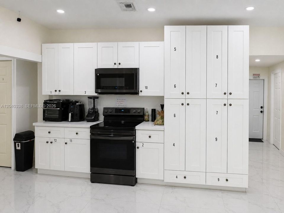 For Sale: $1,500,000 (5 beds, 3 baths, 2633 Square Feet)