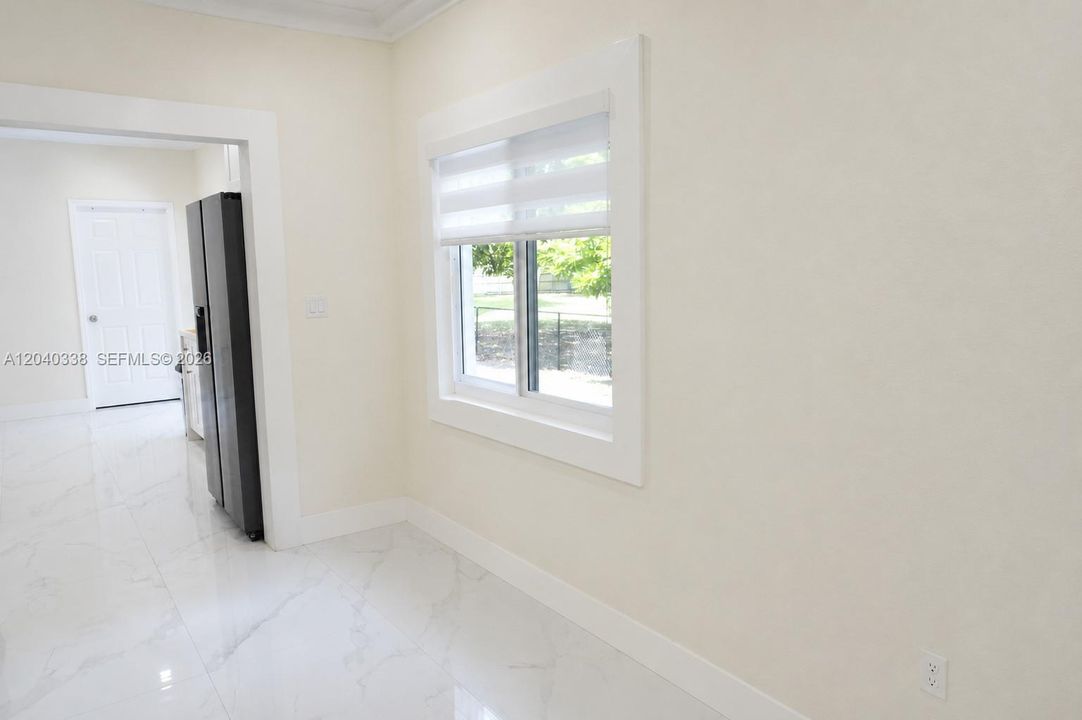 For Sale: $1,500,000 (5 beds, 3 baths, 2633 Square Feet)