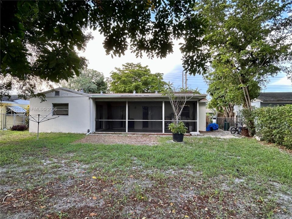 For Rent: $3,100 (3 beds, 2 baths, 1218 Square Feet)