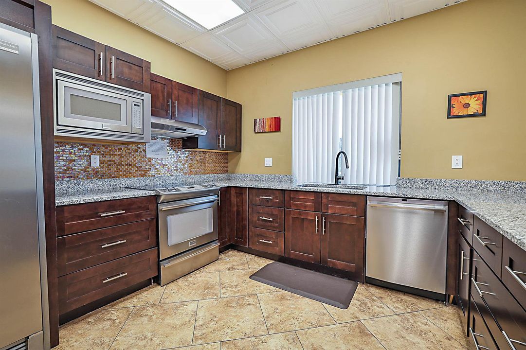 5729 Golden Eagle Circle-38
