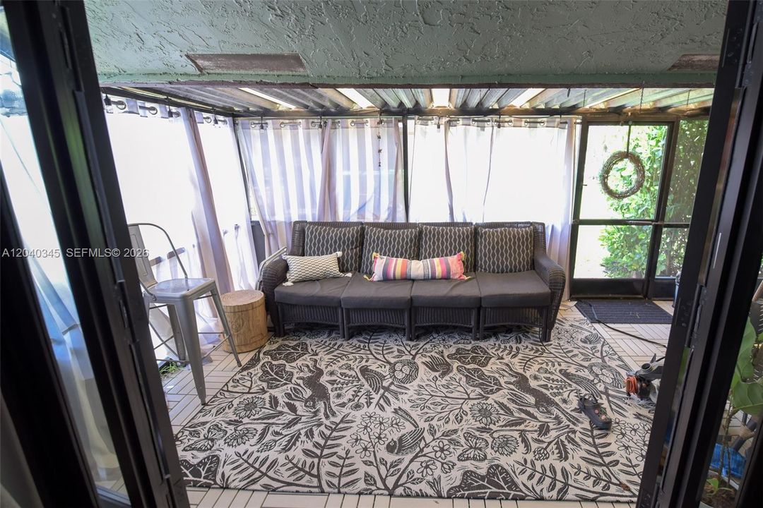 En Venta: $399,999 (3 camas, 2 baños, 1341 Pies cuadrados)