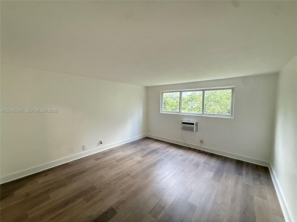 В аренду: $1,900 (1 спален, 1 ванн, 750 Квадратных фут)