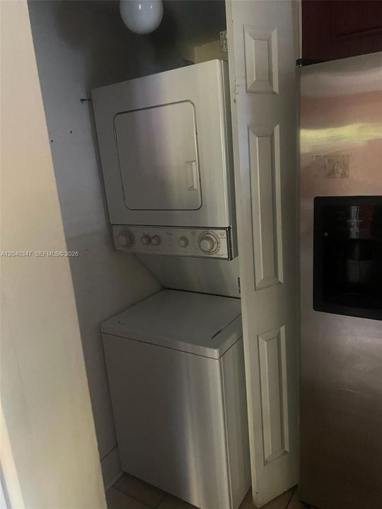 Под контрактом: $2,450 (3 спален, 2 ванн, 1015 Квадратных фут)