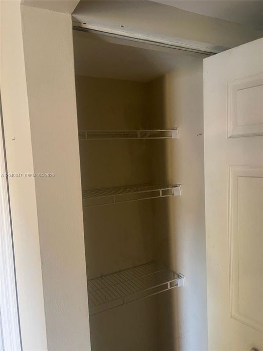 Под контрактом: $2,450 (3 спален, 2 ванн, 1015 Квадратных фут)