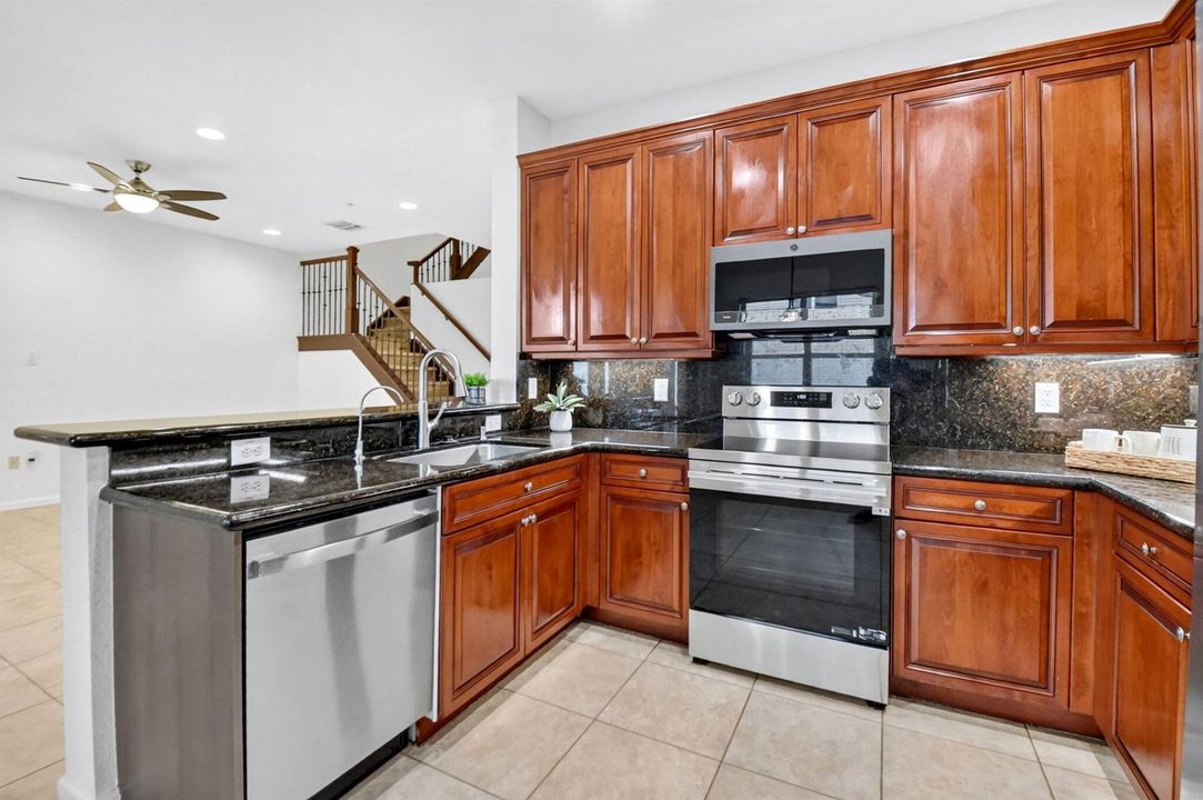 7662 SPATTERDOCK DR.