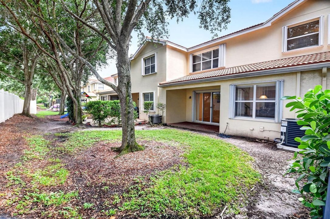 7662 SPATTERDOCK DR.