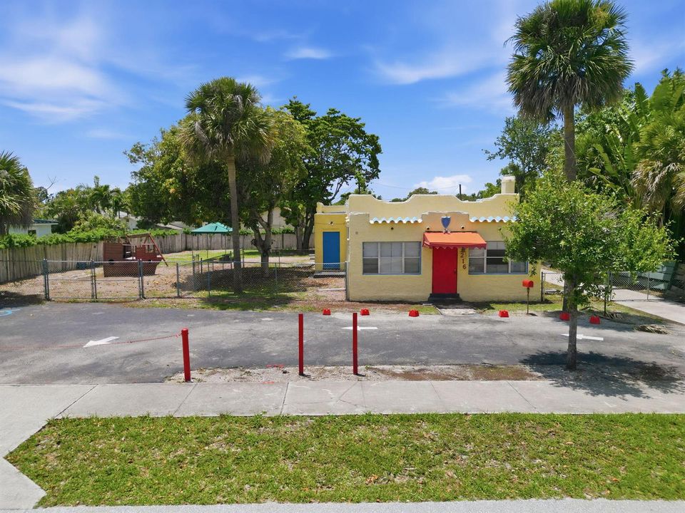 35-web-or-mls-216_SW_2nd_Ave_035