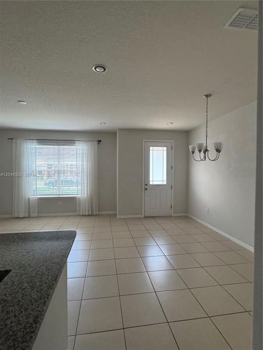 В аренду: $2,400 (3 спален, 2 ванн, 0 Квадратных фут)