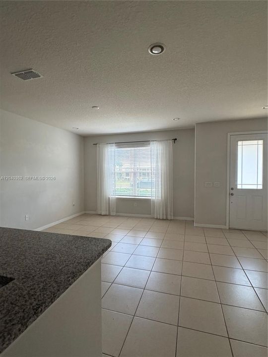 В аренду: $2,400 (3 спален, 2 ванн, 0 Квадратных фут)