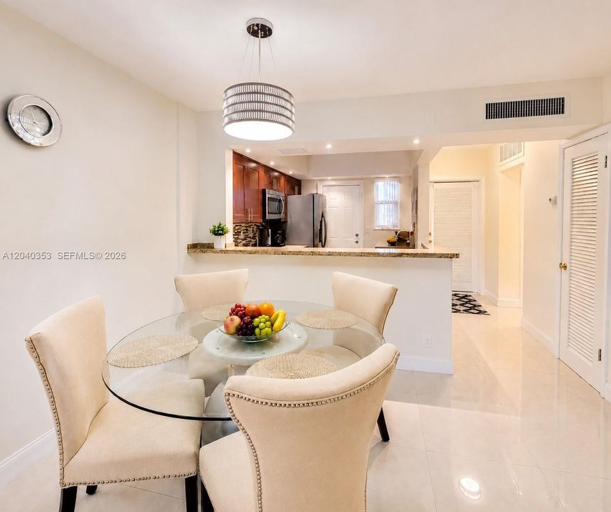 En Venta: $197,900 (1 camas, 1 baños, 732 Pies cuadrados)