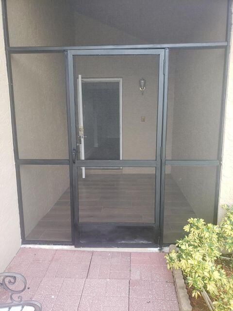BEDFORD FRONT PATIO