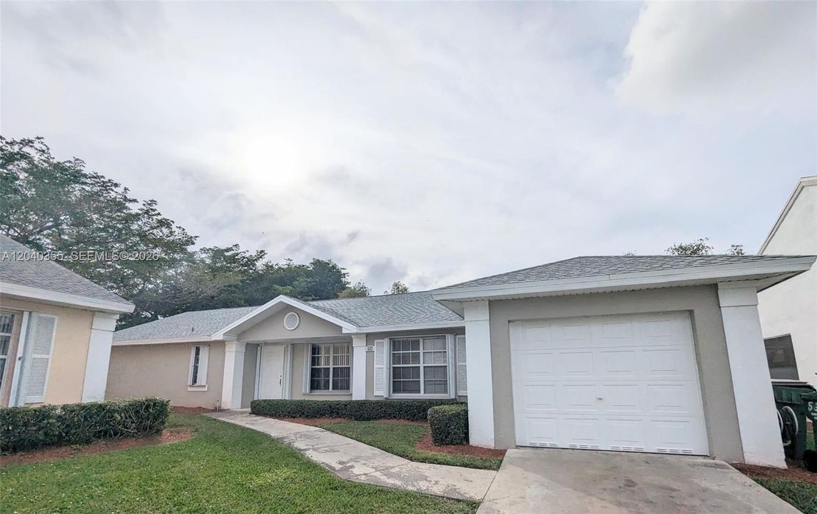 For Rent: $2,690 (3 beds, 2 baths, 1488 Square Feet)