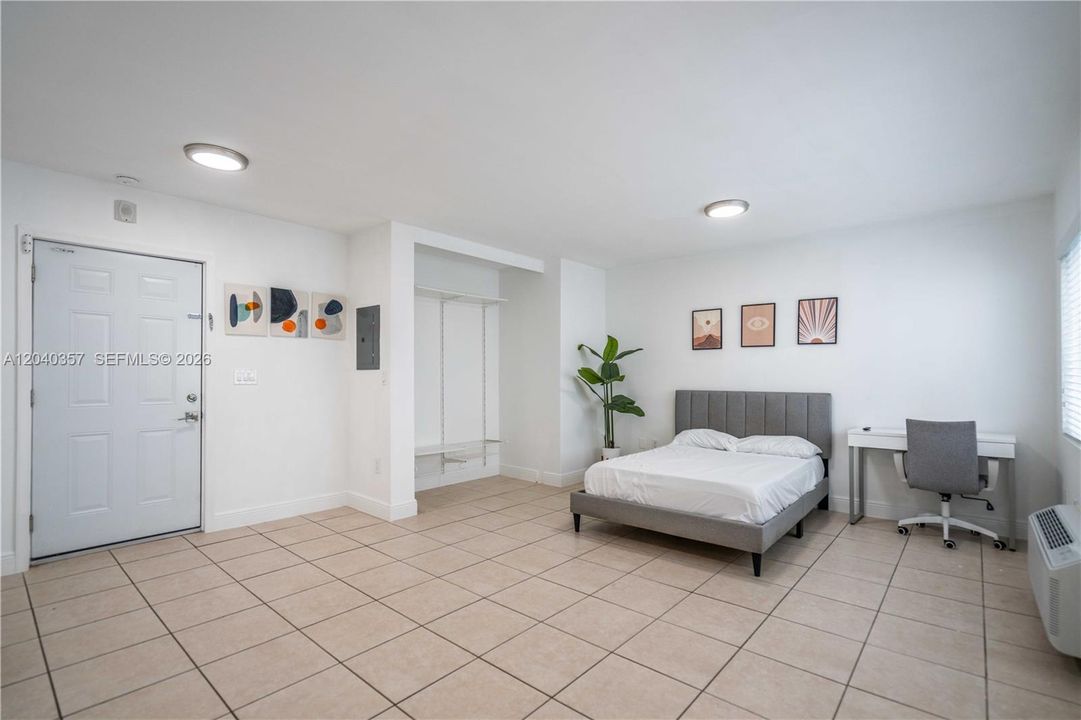 En Renta: $1,569 (0 camas, 1 baños, 411 Pies cuadrados)