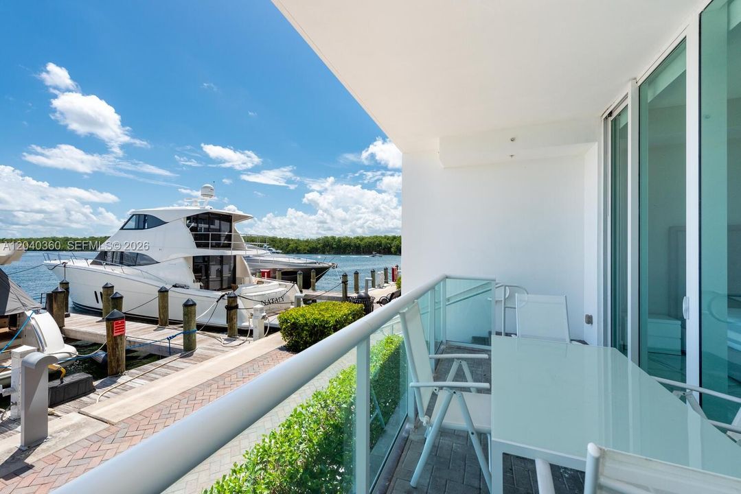 В аренду: $5,800 (2 спален, 3 ванн, 1312 Квадратных фут)
