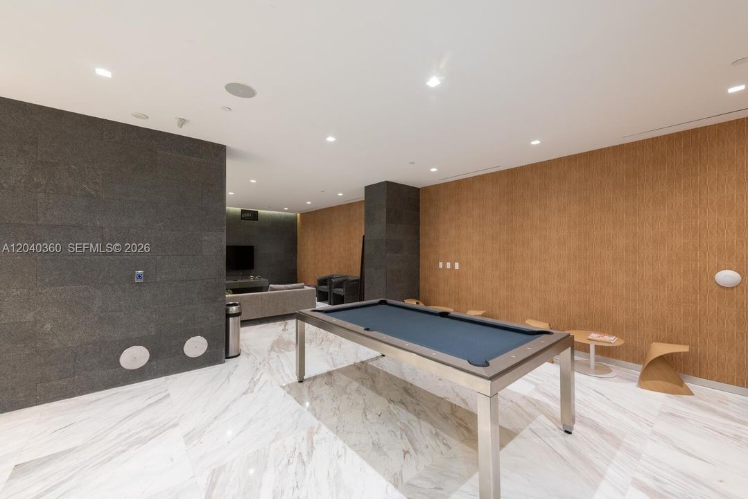 В аренду: $5,800 (2 спален, 3 ванн, 1312 Квадратных фут)