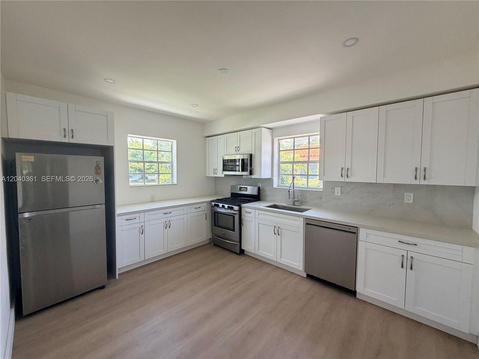 For Rent: $4,100 (3 beds, 2 baths, 1912 Square Feet)