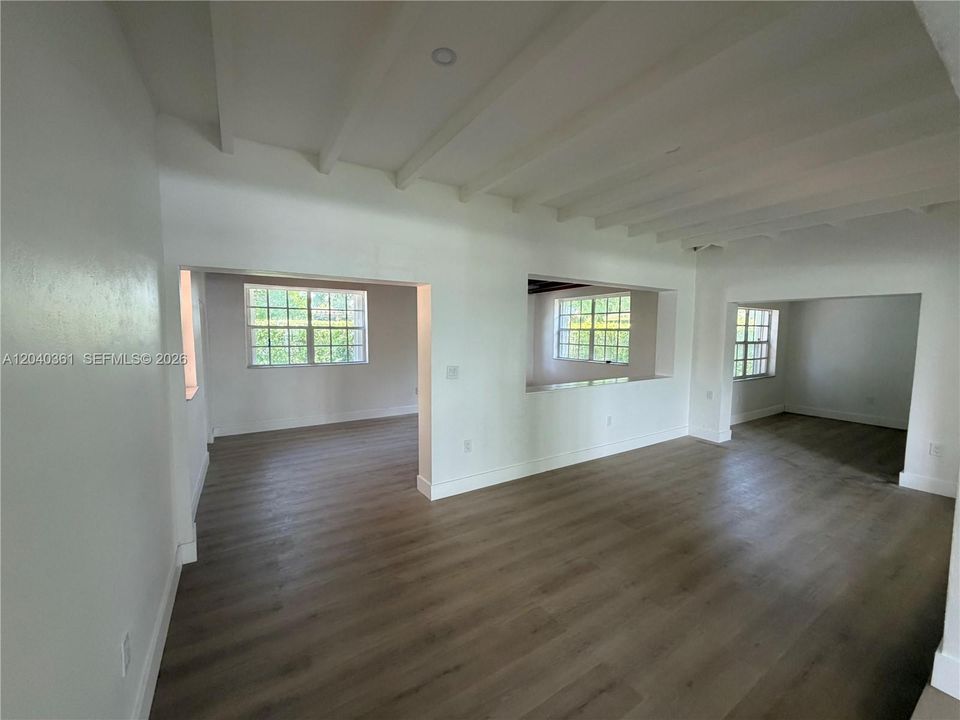 For Rent: $4,100 (3 beds, 2 baths, 1912 Square Feet)