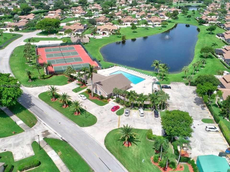 For Rent: $3,100 (3 beds, 2 baths, 1318 Square Feet)