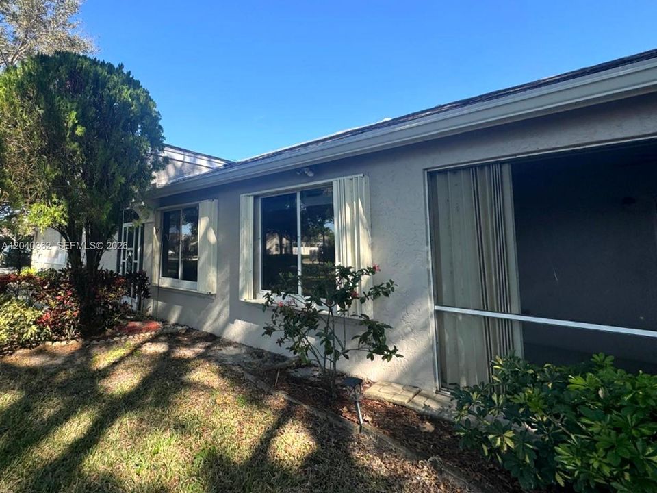 For Rent: $3,100 (3 beds, 2 baths, 1318 Square Feet)