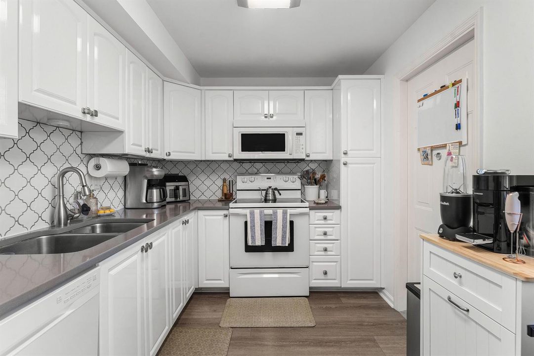 008-1605SouthUSHighway1-M1206-Jupiter-FL