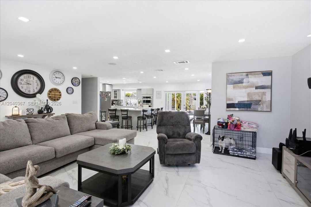 Active With Contract: $839,900 (4 beds, 3 baths, 2525 Square Feet)