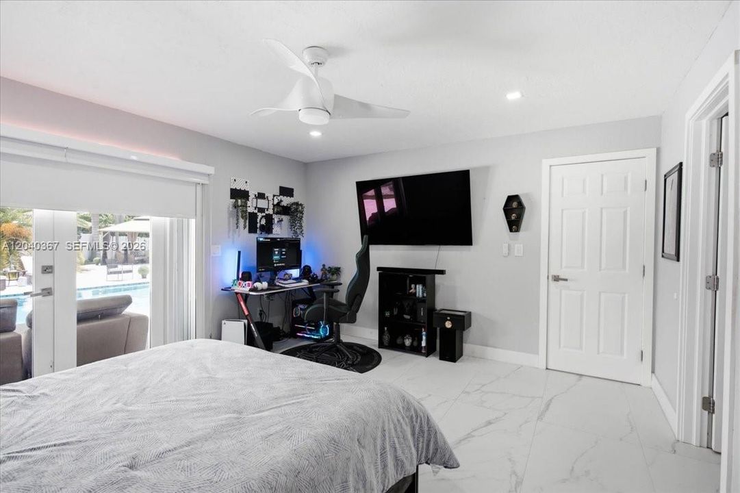 Active With Contract: $839,900 (4 beds, 3 baths, 2525 Square Feet)