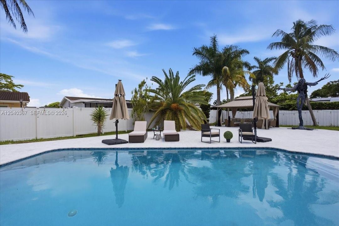 Active With Contract: $839,900 (4 beds, 3 baths, 2525 Square Feet)