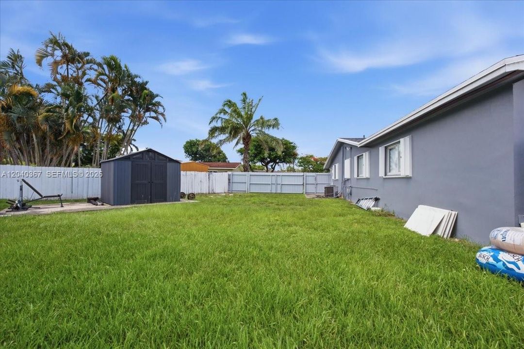 Active With Contract: $839,900 (4 beds, 3 baths, 2525 Square Feet)