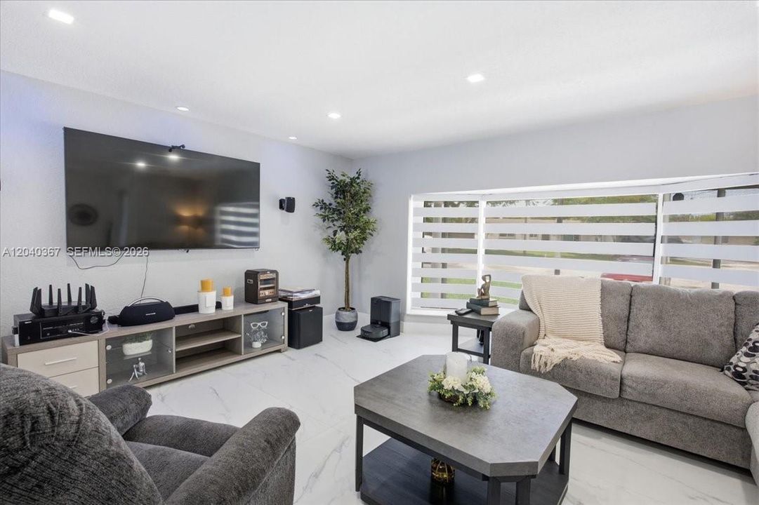 Active With Contract: $839,900 (4 beds, 3 baths, 2525 Square Feet)
