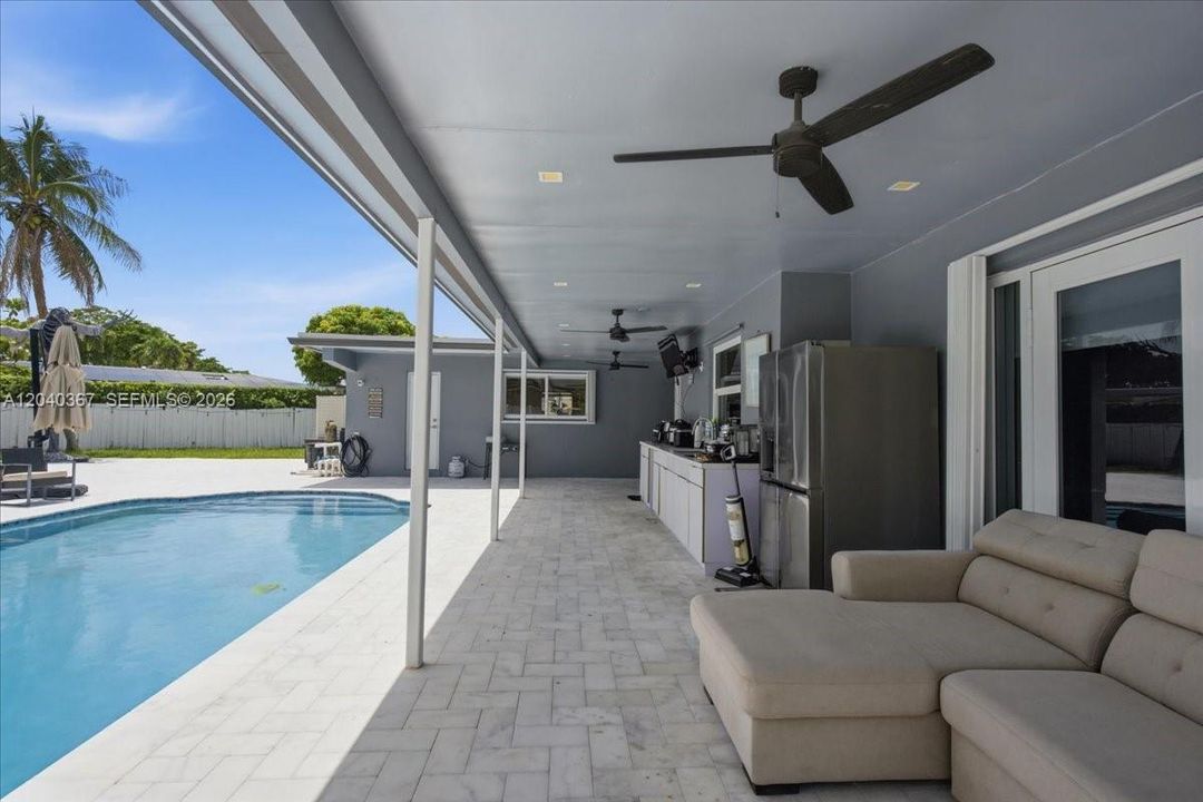 Active With Contract: $839,900 (4 beds, 3 baths, 2525 Square Feet)