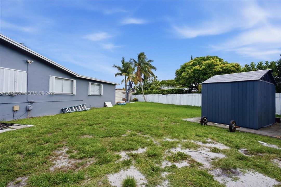 Active With Contract: $839,900 (4 beds, 3 baths, 2525 Square Feet)