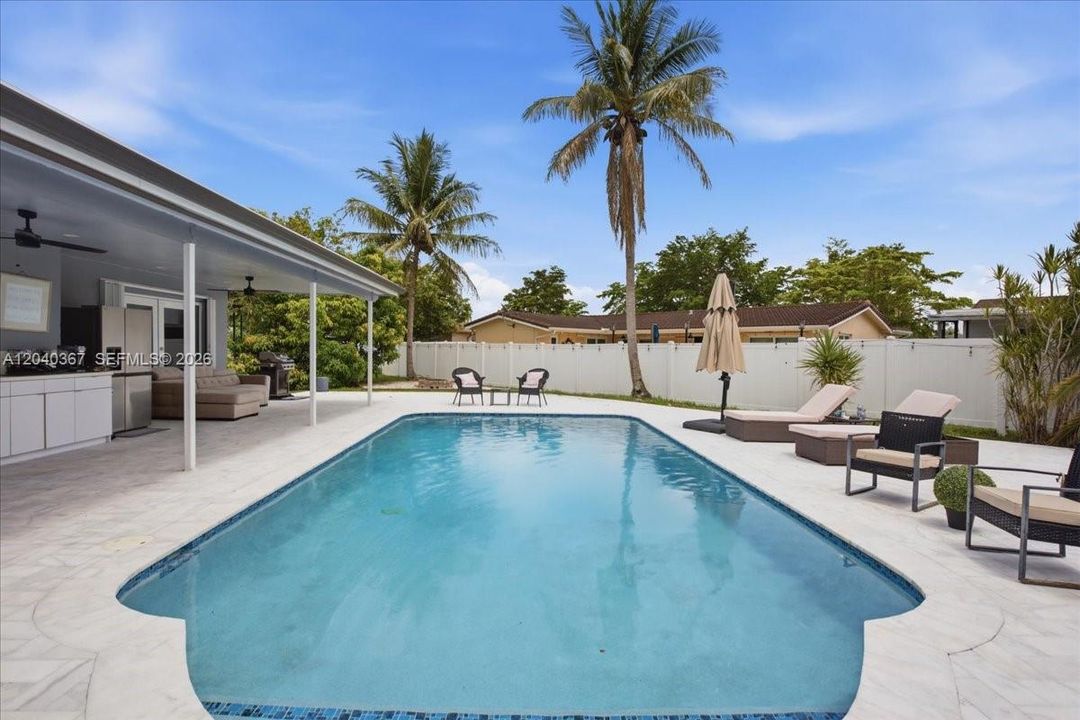 Active With Contract: $839,900 (4 beds, 3 baths, 2525 Square Feet)