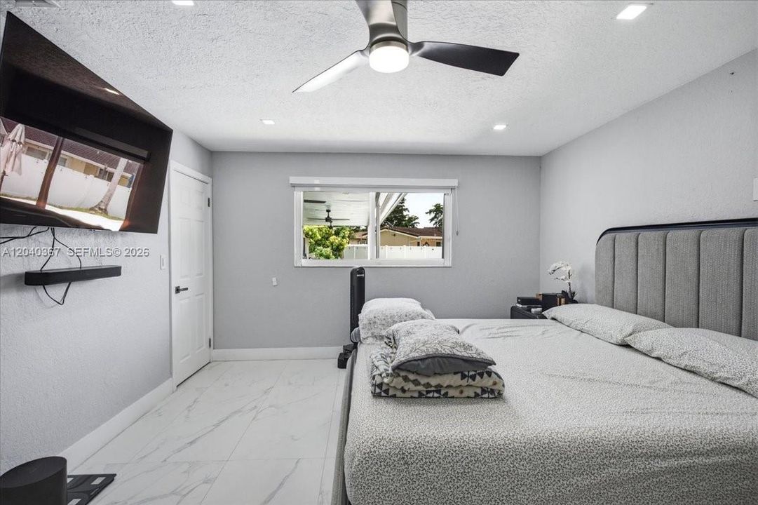 Active With Contract: $839,900 (4 beds, 3 baths, 2525 Square Feet)