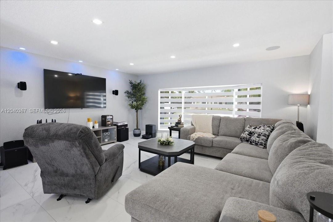 Active With Contract: $839,900 (4 beds, 3 baths, 2525 Square Feet)