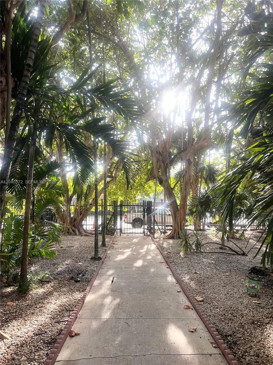En Venta: $285,000 (1 camas, 1 baños, 741 Pies cuadrados)