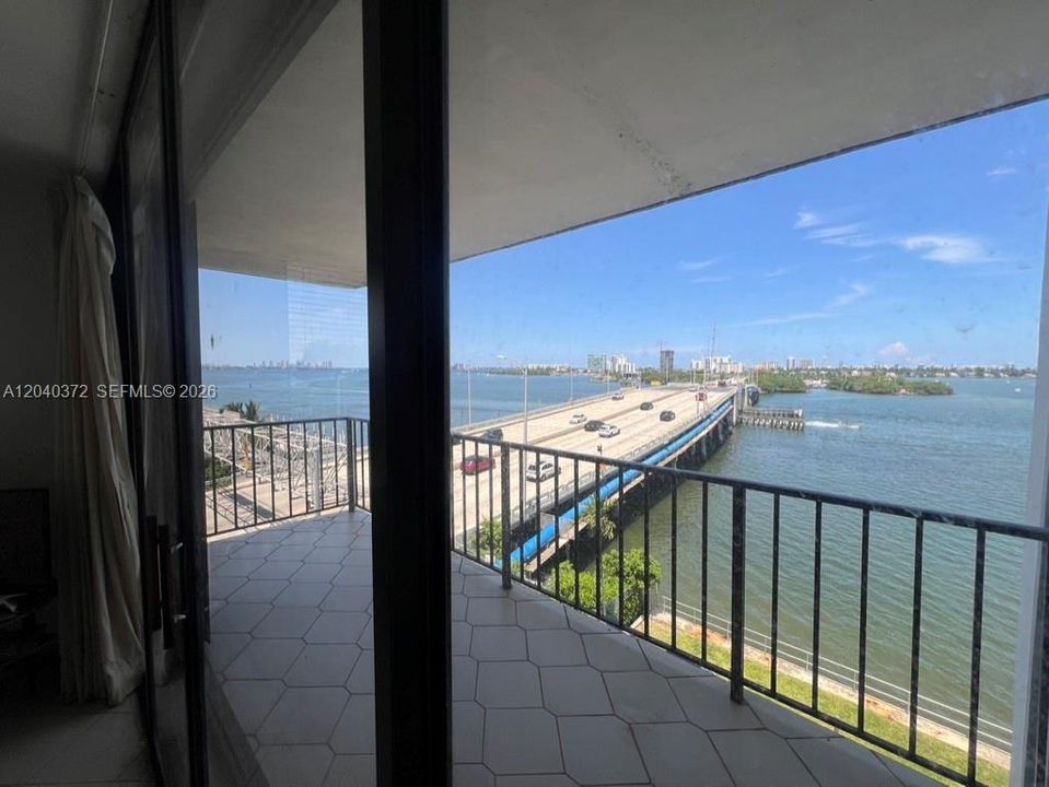 En Venta: $285,000 (1 camas, 1 baños, 741 Pies cuadrados)