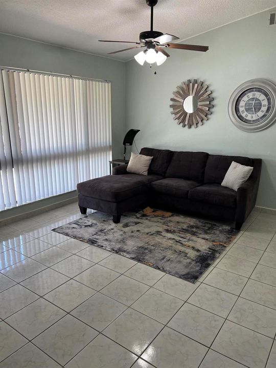 8511 LIving room