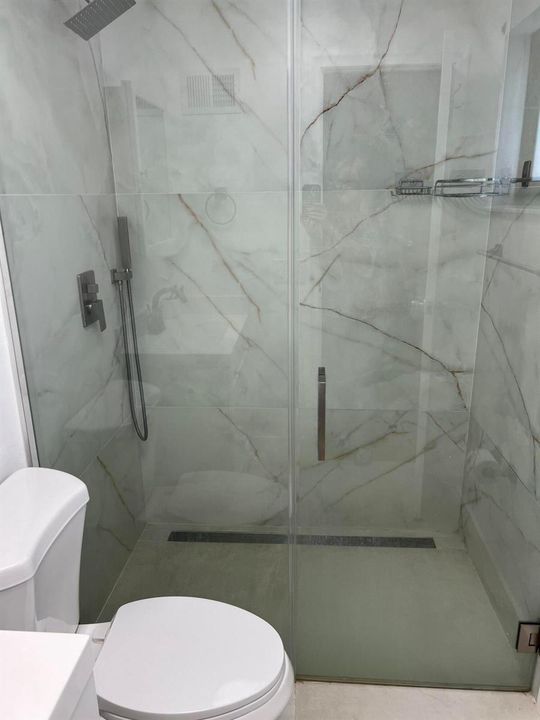 8511 primary Bath 2