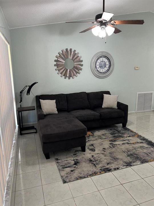 8511 Living Room 2