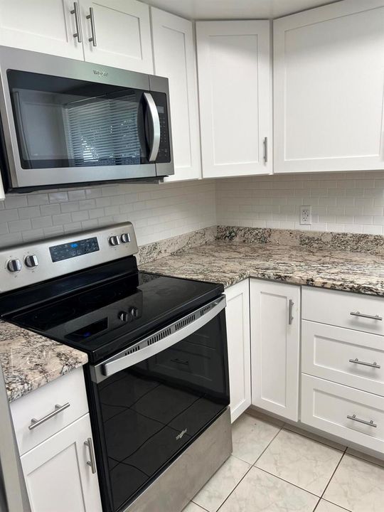 8511 Kitchen Granite