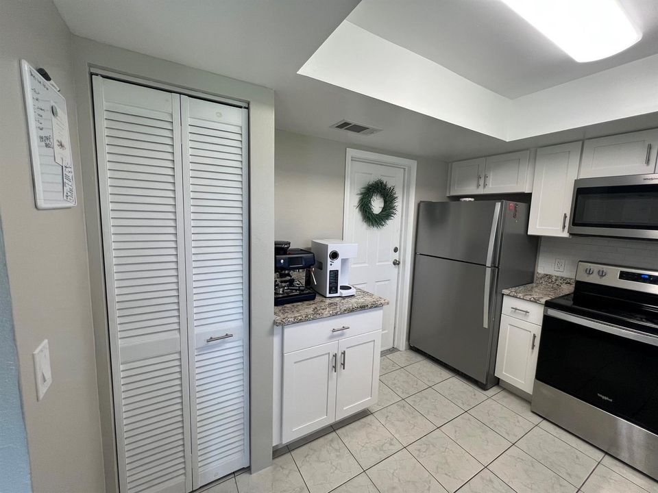 8511 Kitchen