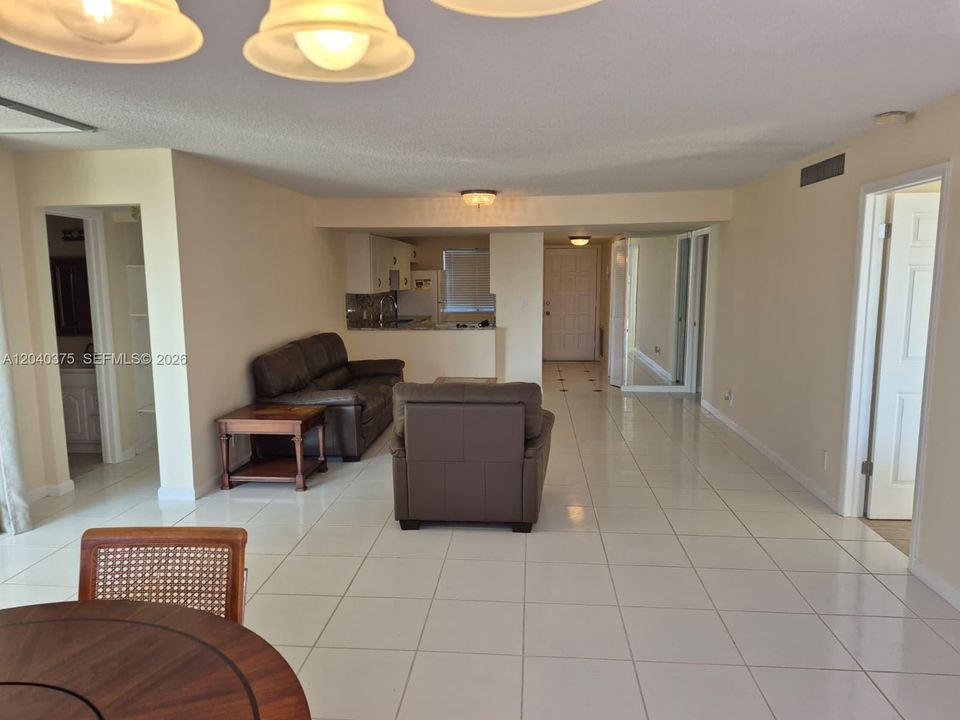For Rent: $2,350 (3 beds, 2 baths, 1225 Square Feet)