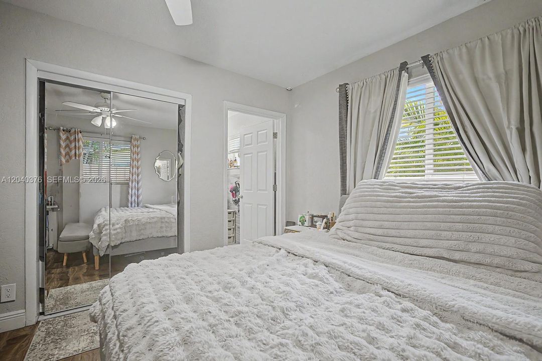 For Sale: $385,000 (3 beds, 2 baths, 1309 Square Feet)