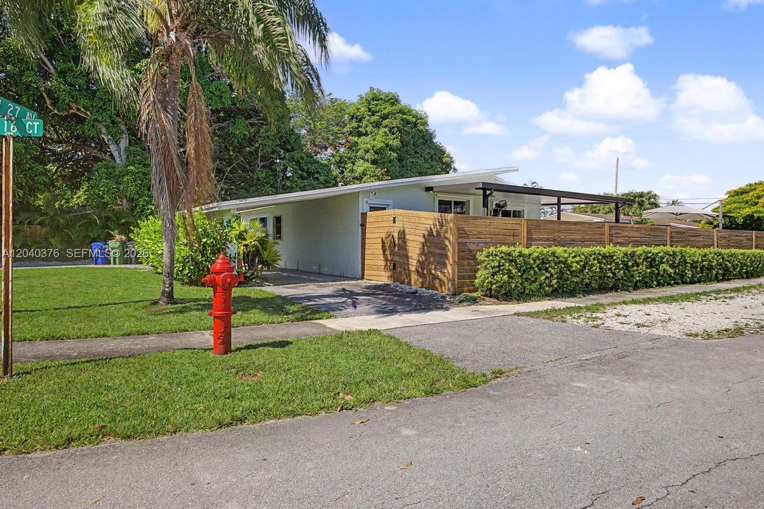 For Sale: $385,000 (3 beds, 2 baths, 1309 Square Feet)