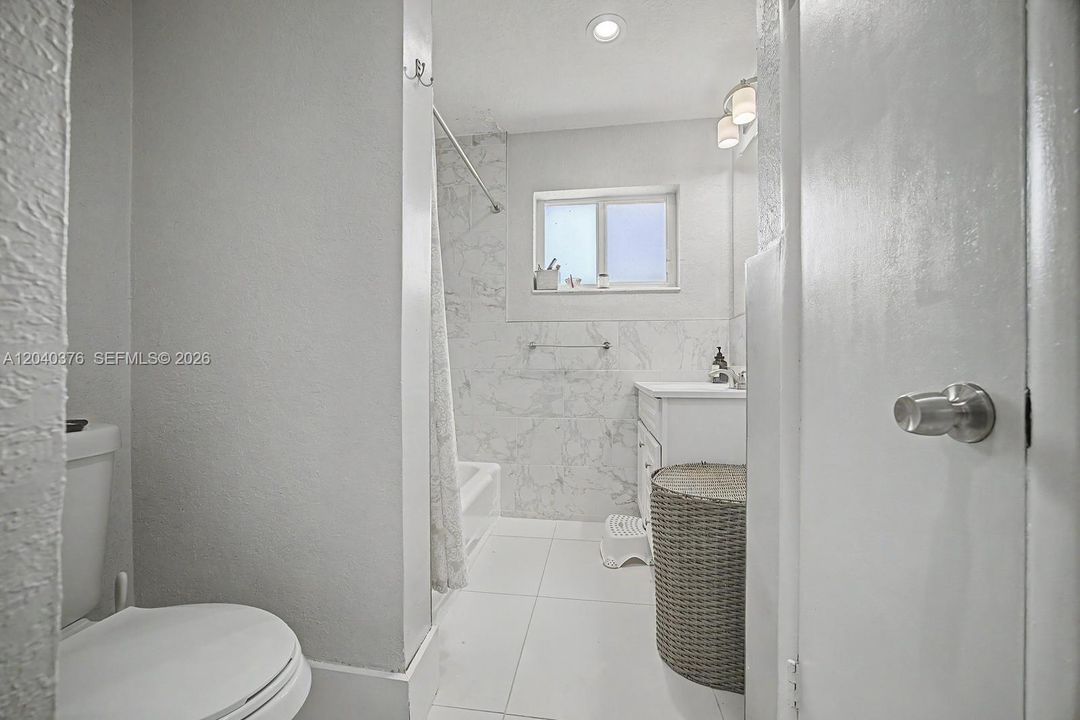 For Sale: $385,000 (3 beds, 2 baths, 1309 Square Feet)
