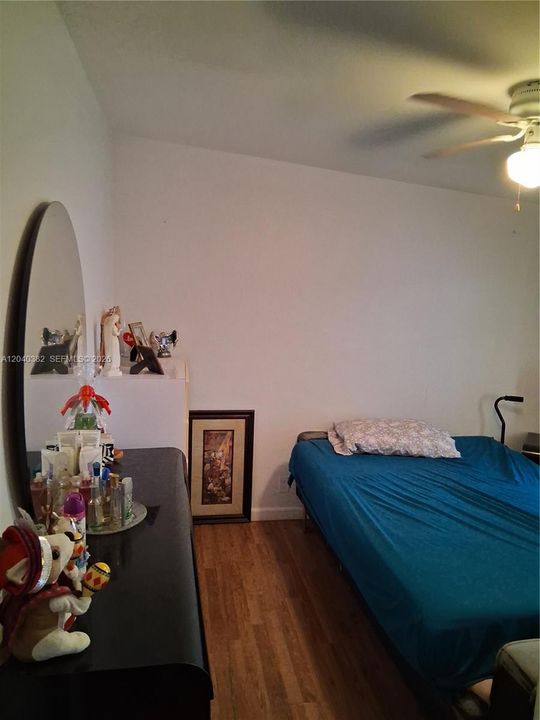 For Sale: $265,000 (2 beds, 2 baths, 960 Square Feet)