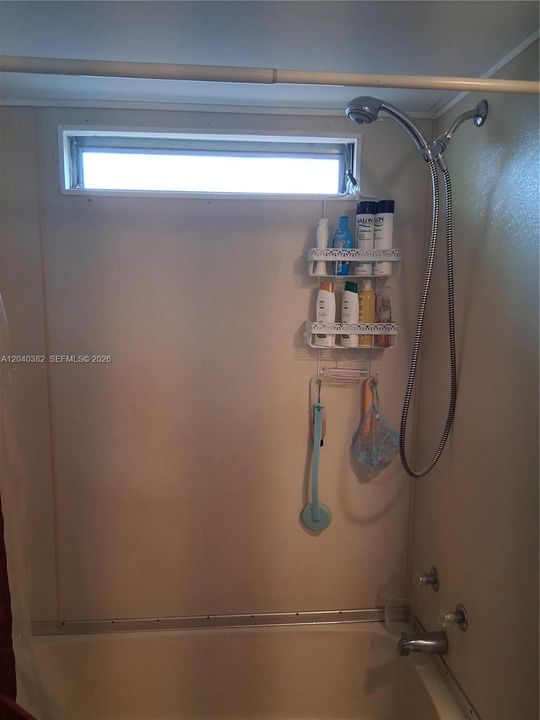 For Sale: $265,000 (2 beds, 2 baths, 960 Square Feet)