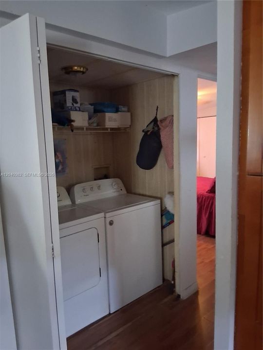 For Sale: $265,000 (2 beds, 2 baths, 960 Square Feet)